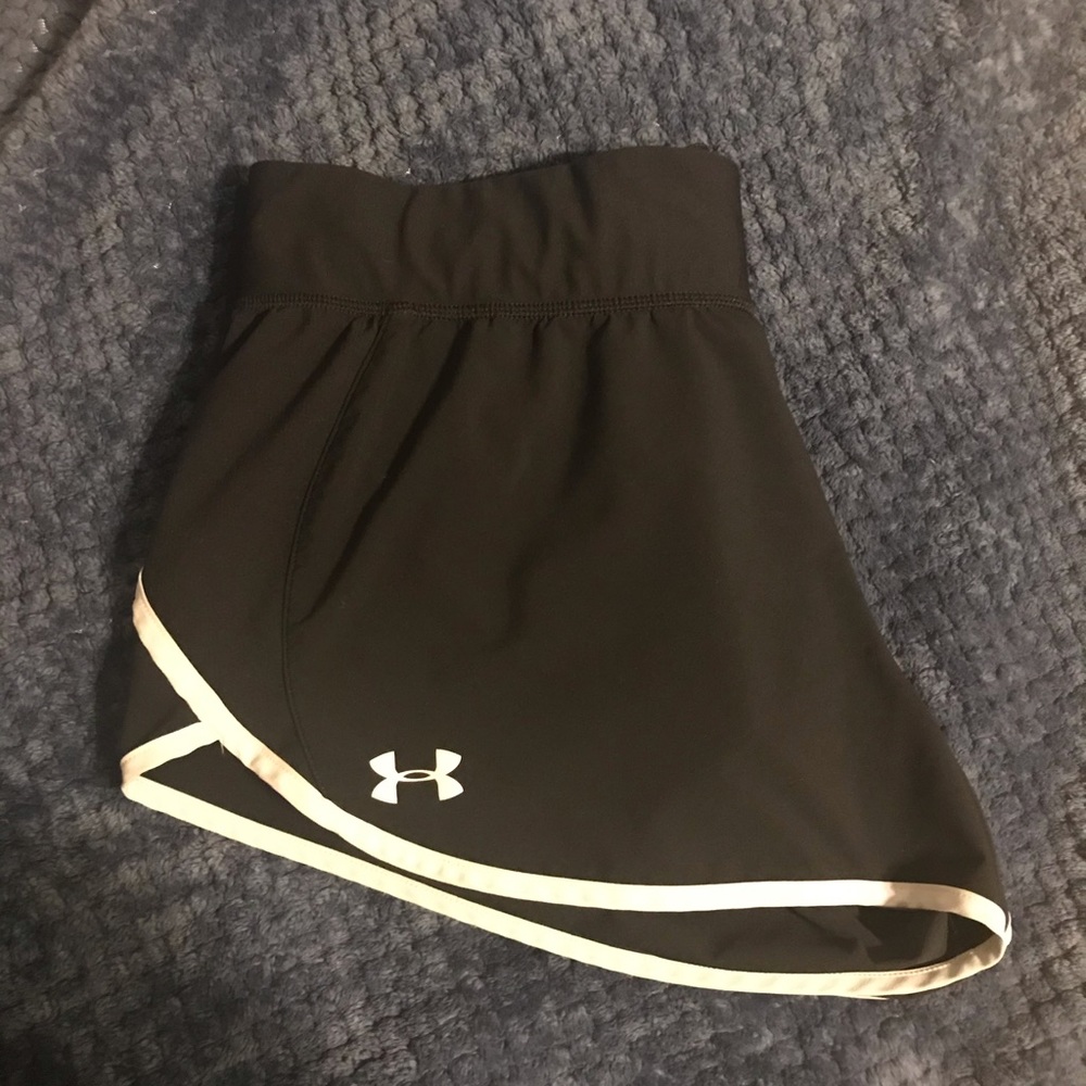 size XL under armor shorts